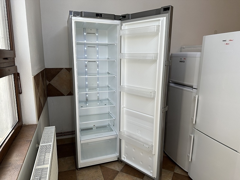 831 Chladnice bez mrazáčku ARISTON HOTPOINT nerez A++