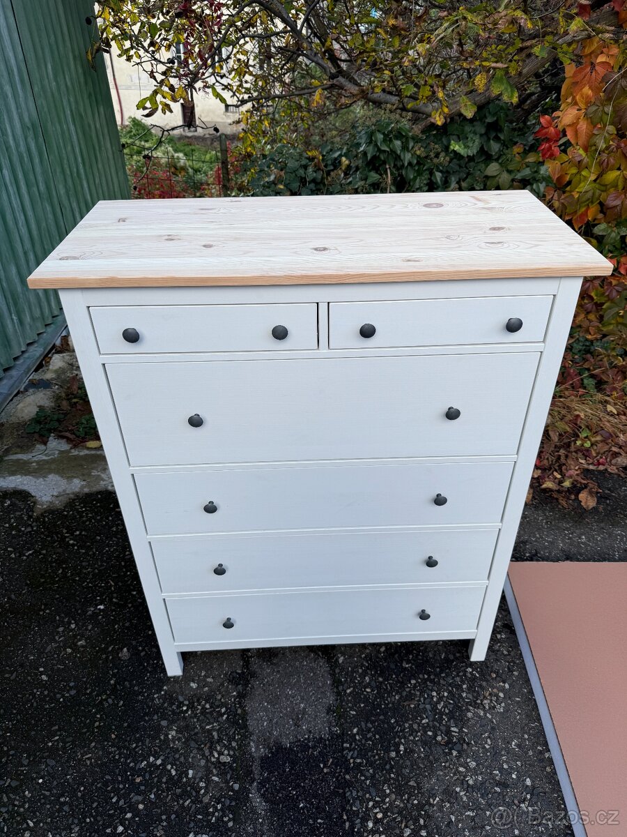 Komoda IKEA Hemnes se 6 zásuvkami - bíl. mořidlo