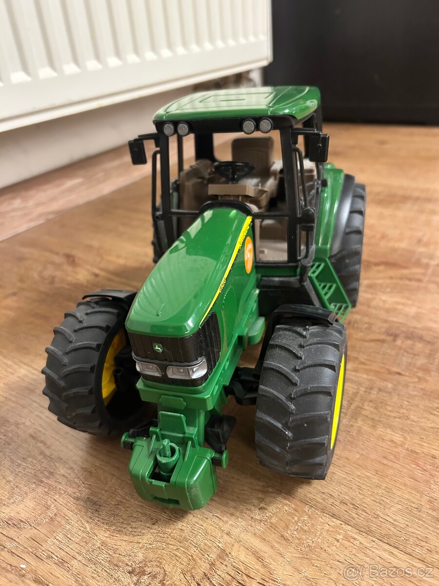 Traktor John Deere Bruder