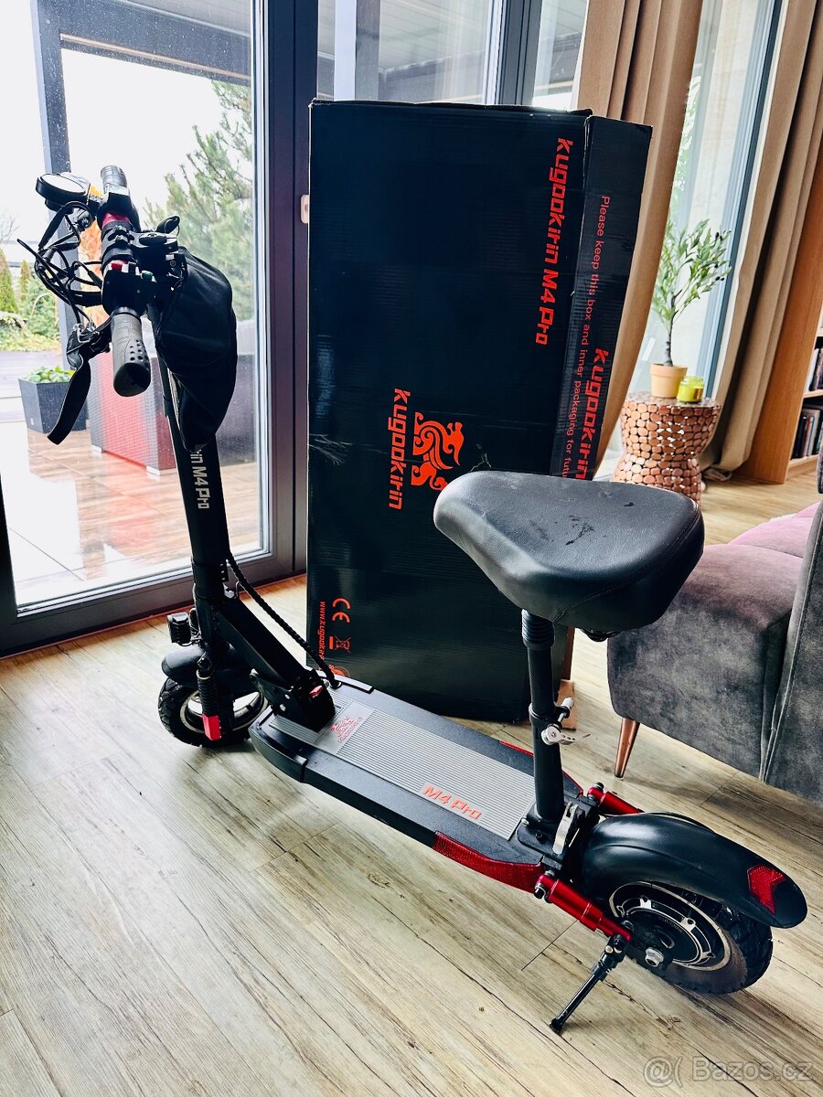 Elektrokoloběžka Kugoo Kirin m4 Pro se sedadlem. Jen 128 km