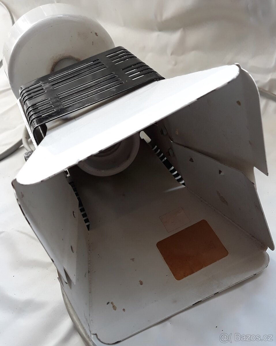 Lampa Lidokov styl filmovy reflektor.