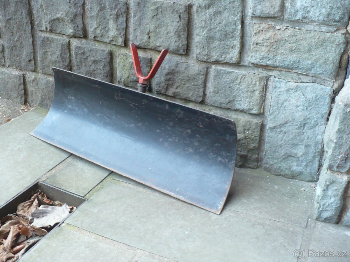 Čelní radlice Agrostroj Jičín