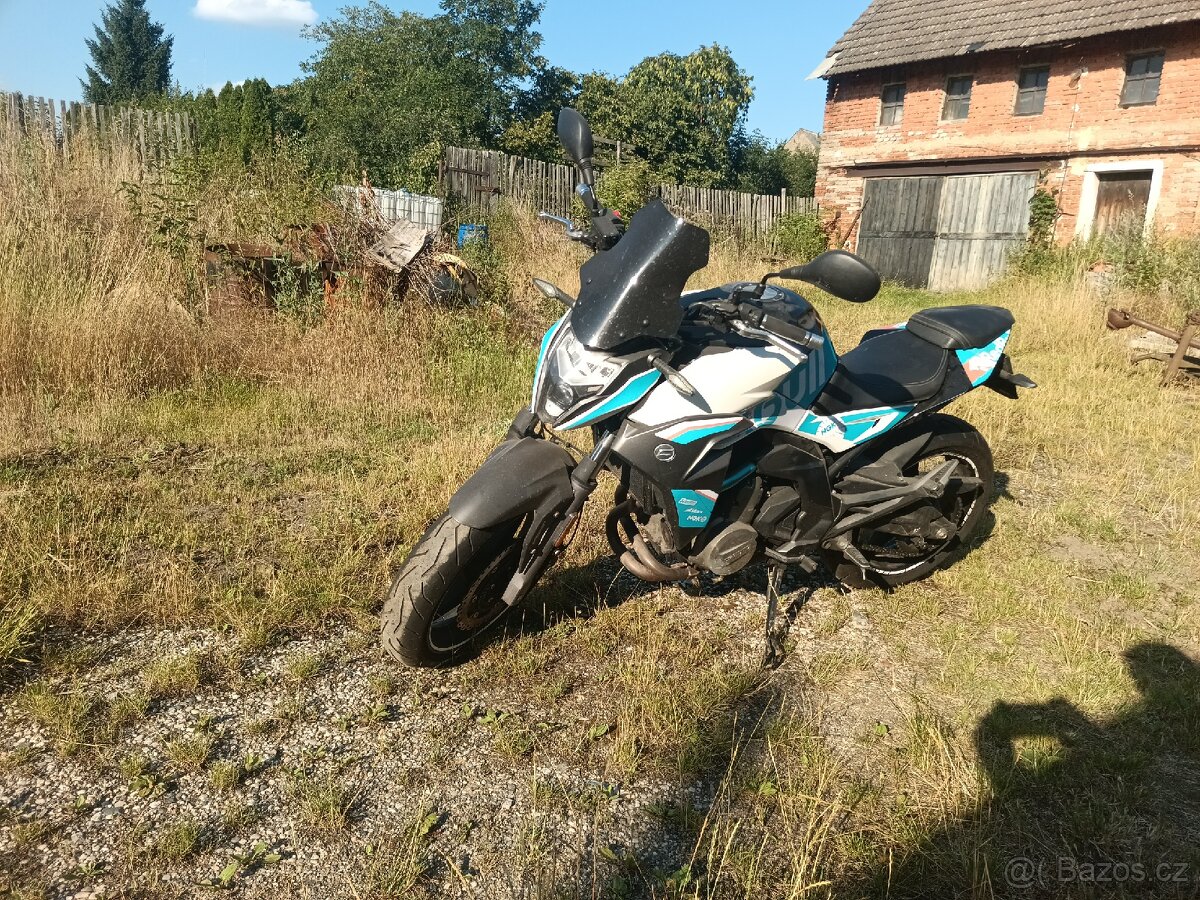 CFMoto 650NK 45kW rok 2020 pouze 13900km