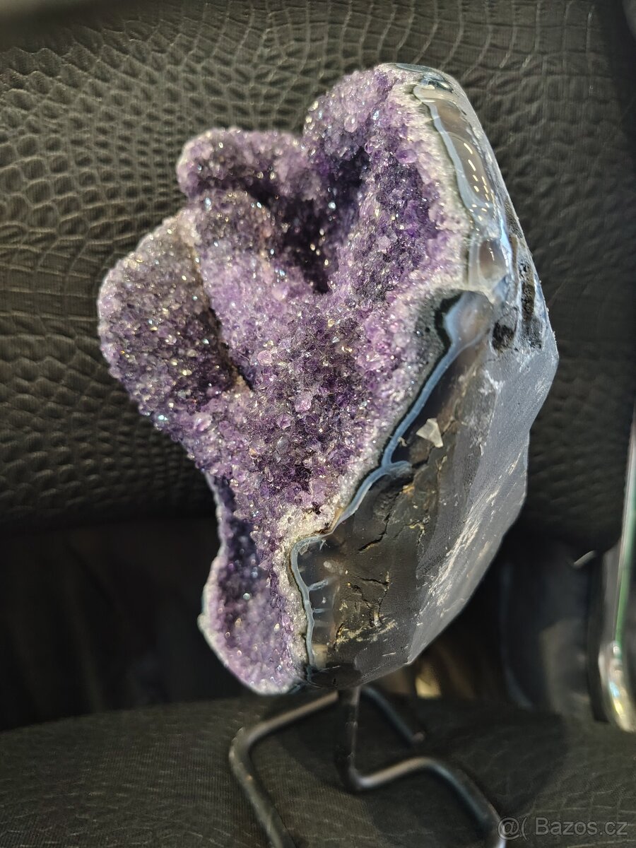 Ametyst na stojánku