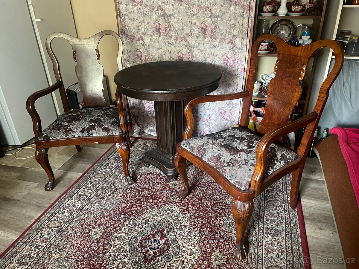 Starožitný nábytek