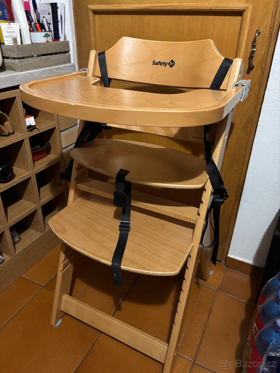 Jídelní židlička dřevěnáStolička na krmení z Lidl safety 1st