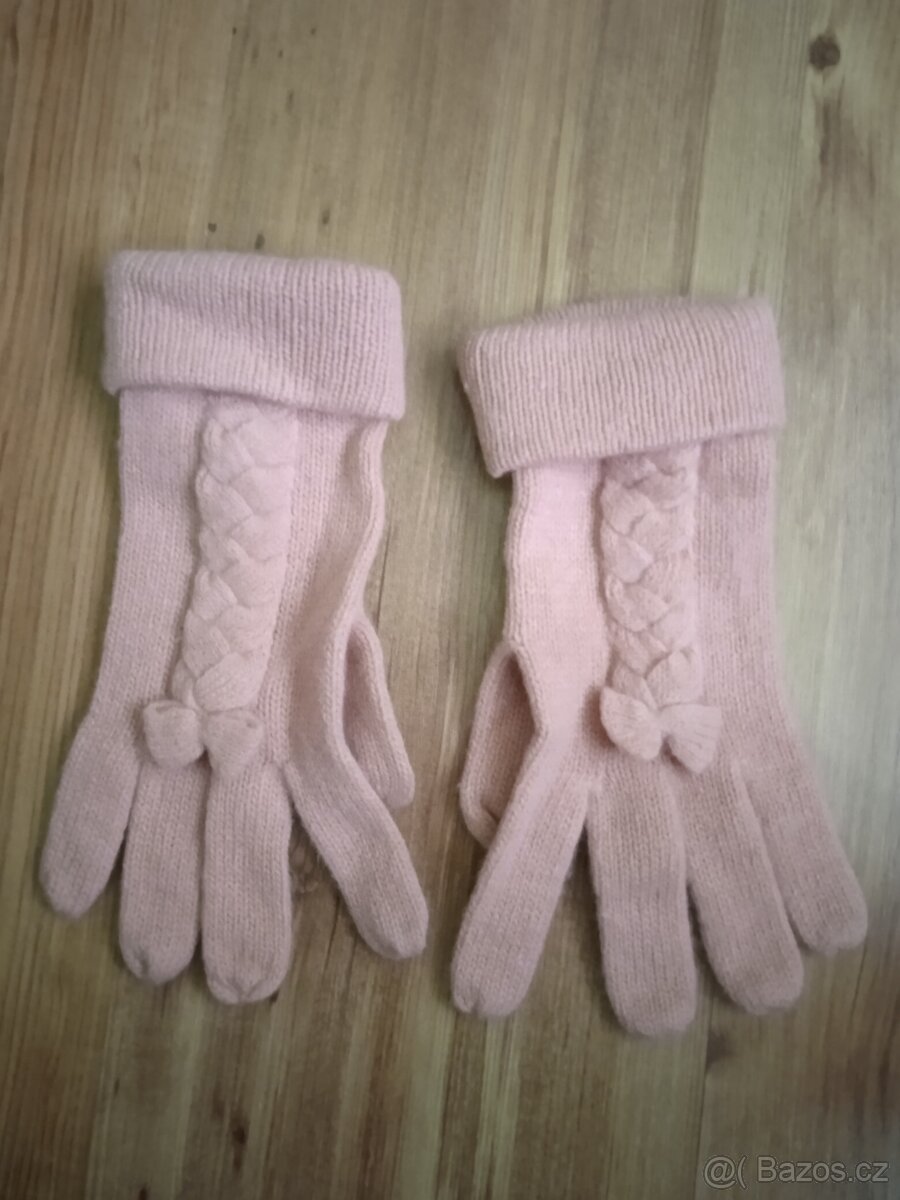 nové dámské rukavice