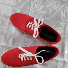 Červené tenisky vel.41