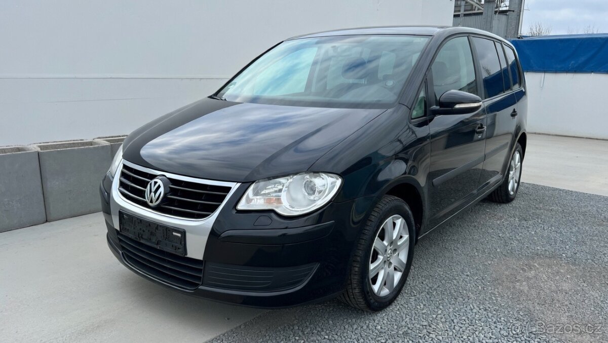 Touran 1.9tdi 7mist r2010 Klimatronik Alu Parktronik