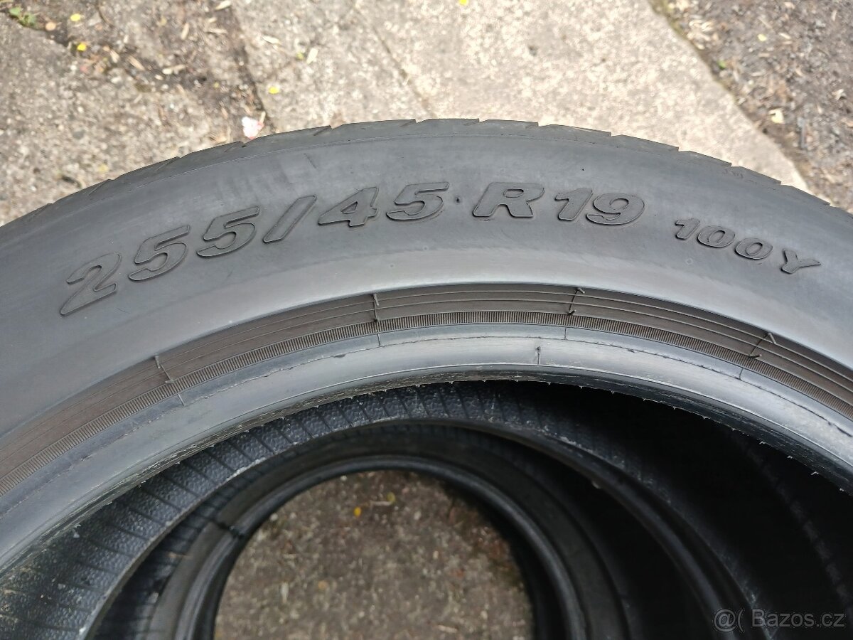 2ks letní pneu 255/45 r19