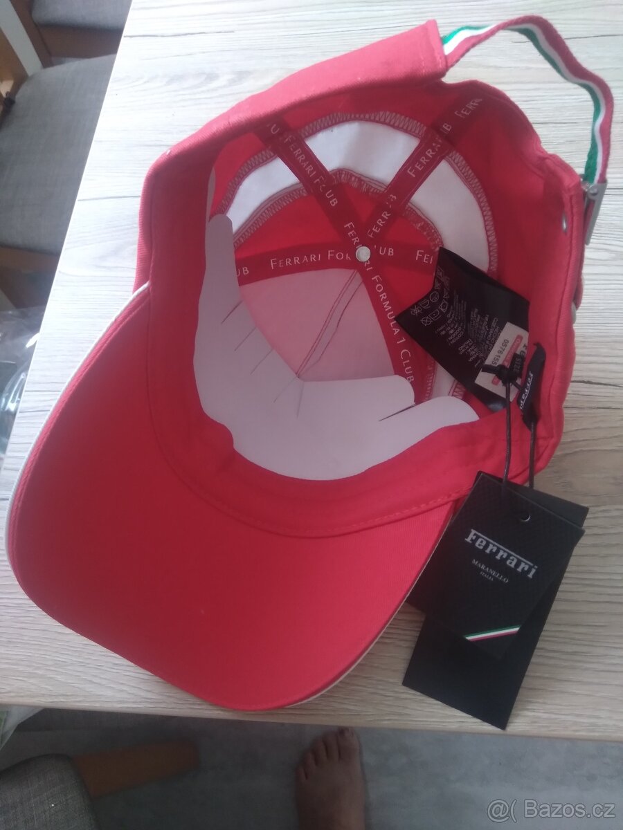 Kšiltovka Ferrari