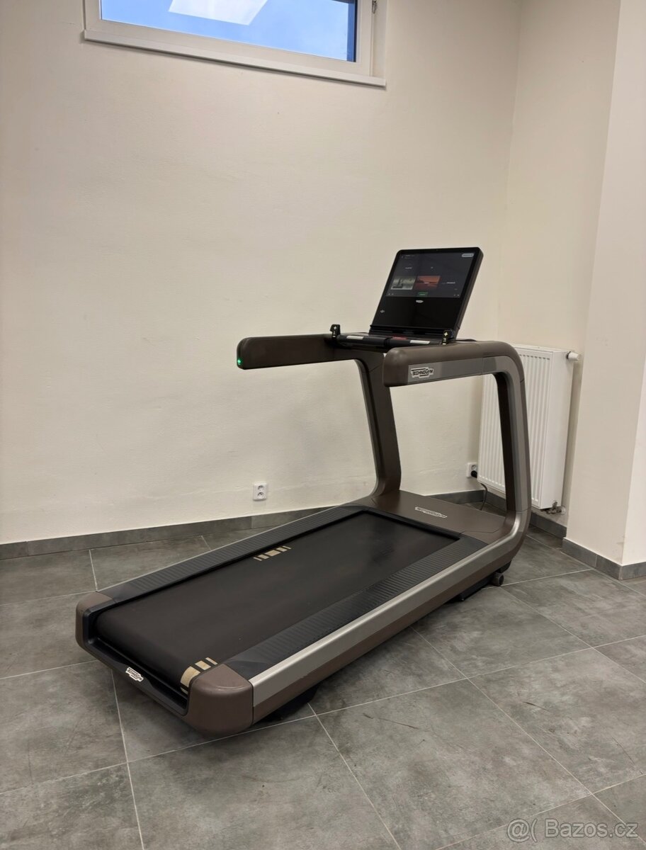 Technogym Artis Run Live - hnědý