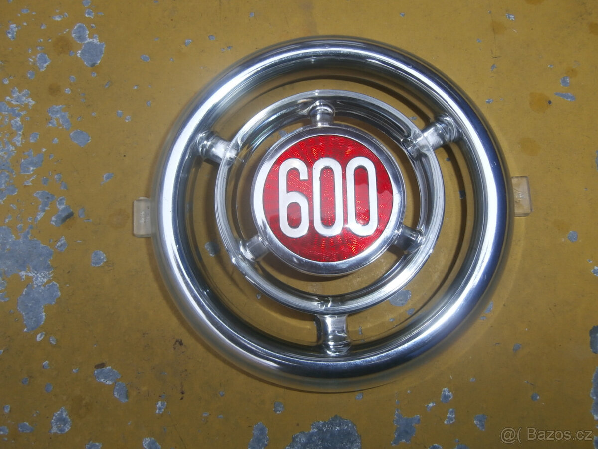 Fiat 600,600D predni znak