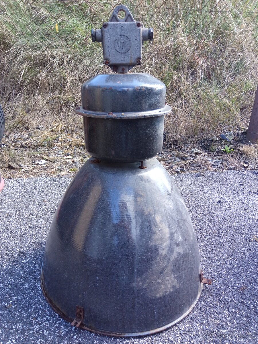 Prodám velké industriální (Retro )průmyslové světlo.