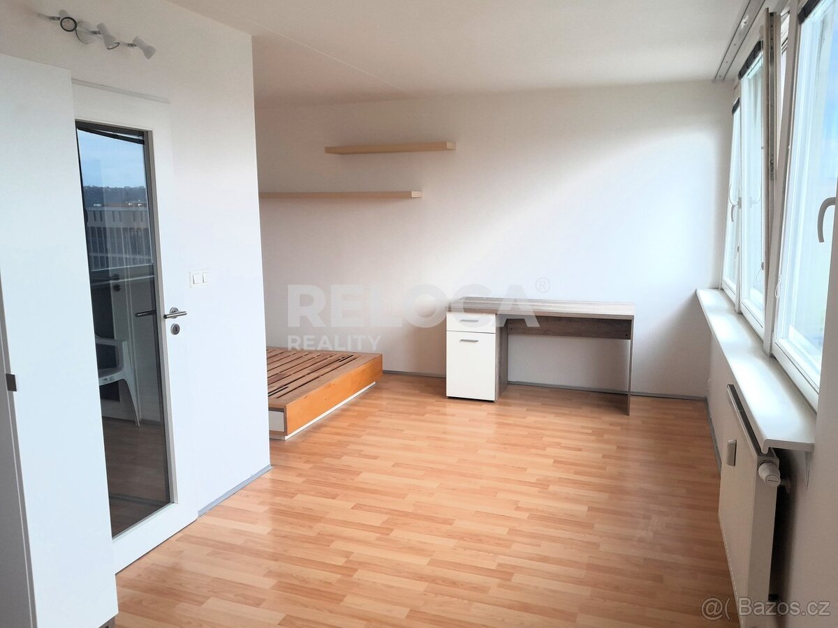 1+KK, 28m2 + terasa 20m2, P8 Karlín, Molákova, rezidence EXP