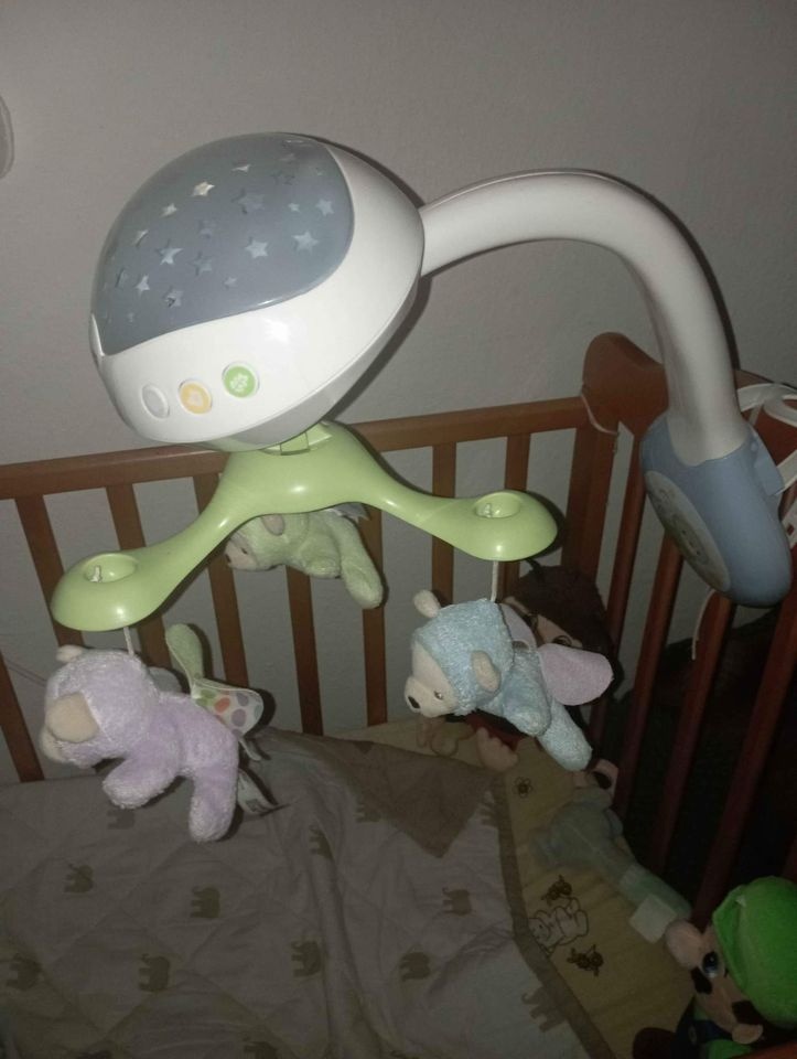 kolotoč nad postýlku fisher price