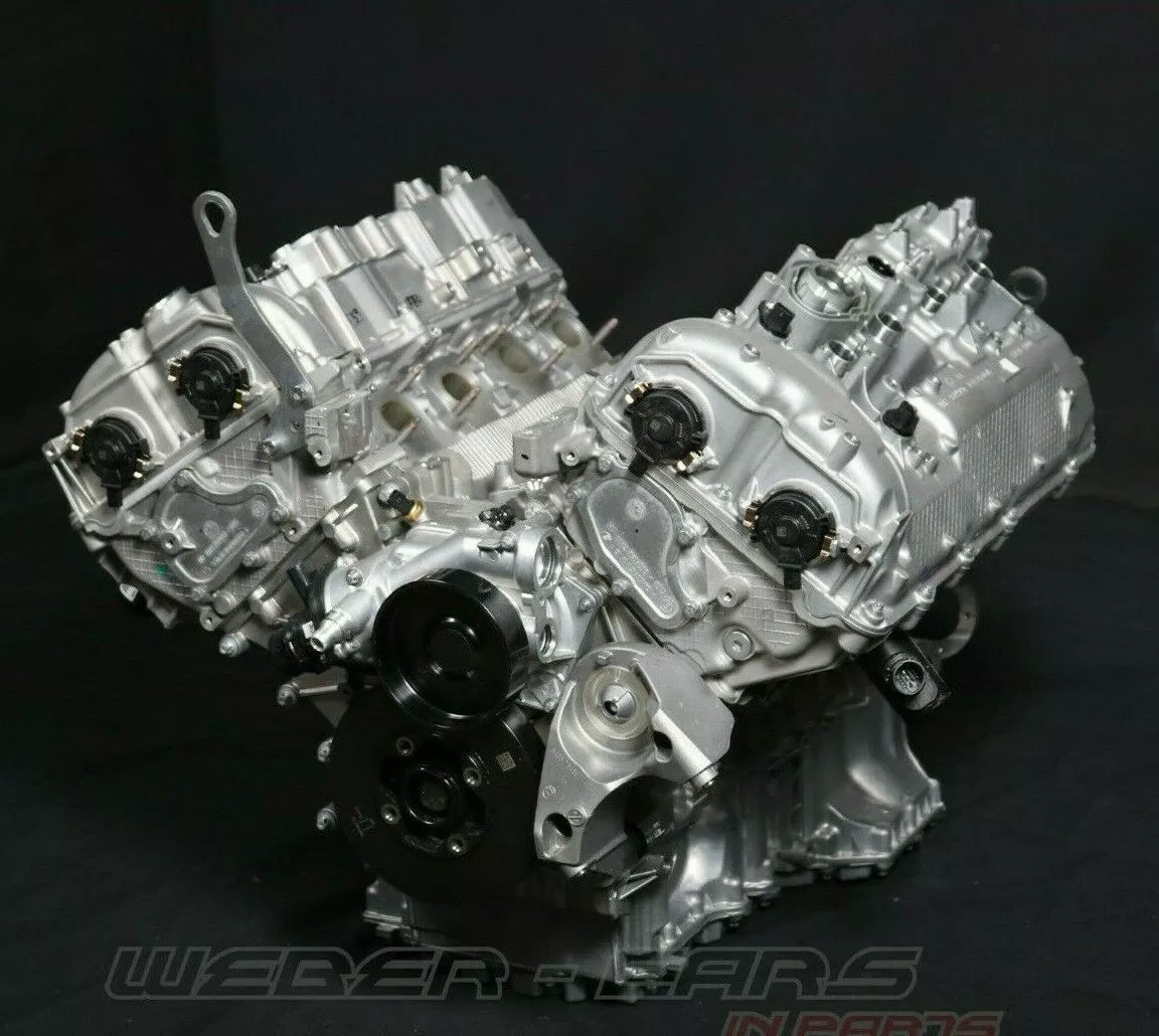 BMW V8 4.4 bi-turbo N63b44d díly z motoru
