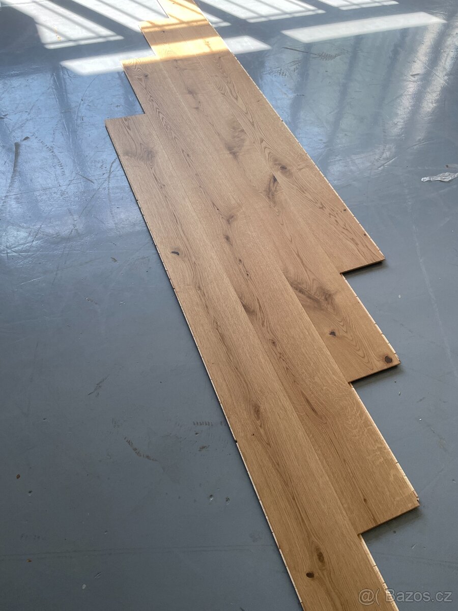 Dub Hnědý - Třívrstvá dřevěná dubová podlaha, 220x18cm