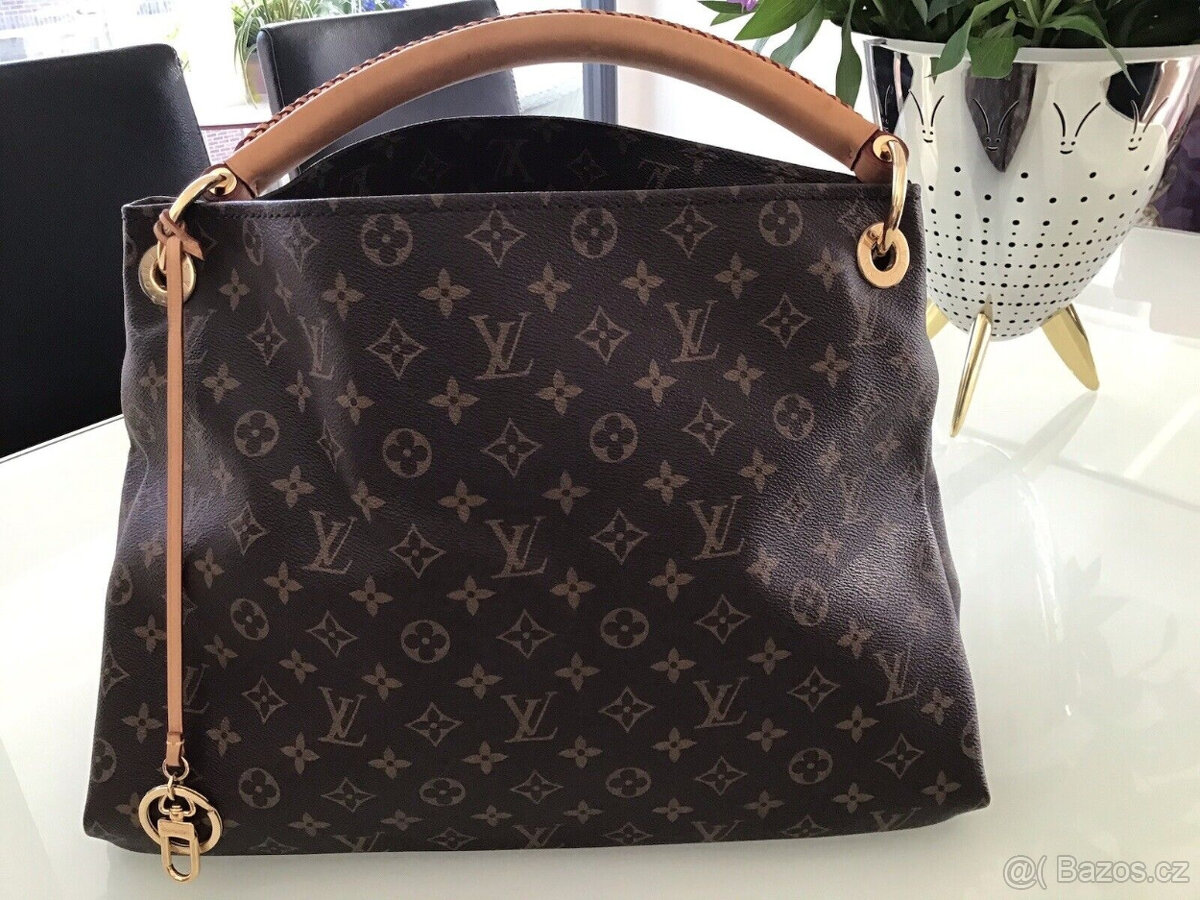 Taška Louis Vuitton Artsy mm