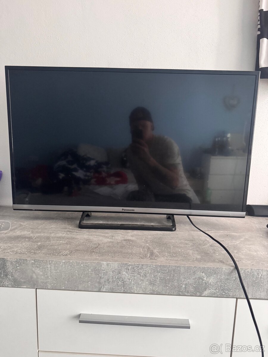 LED TV Panasonic TX-32CS510E