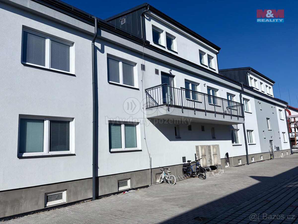 Pronájem bytu 1+kk, 28 m², Pardubice