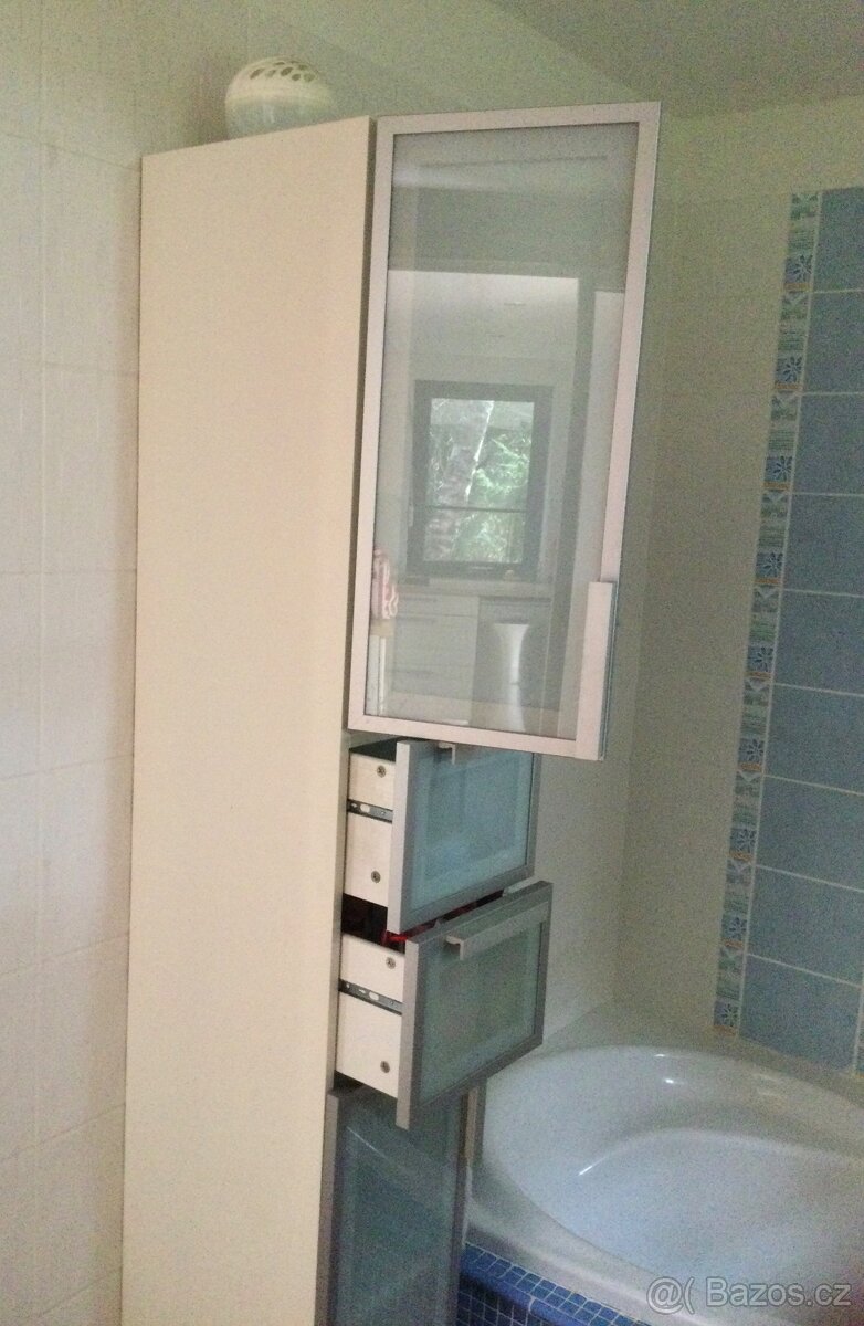 Vysoka skrin do koupelny Ikea