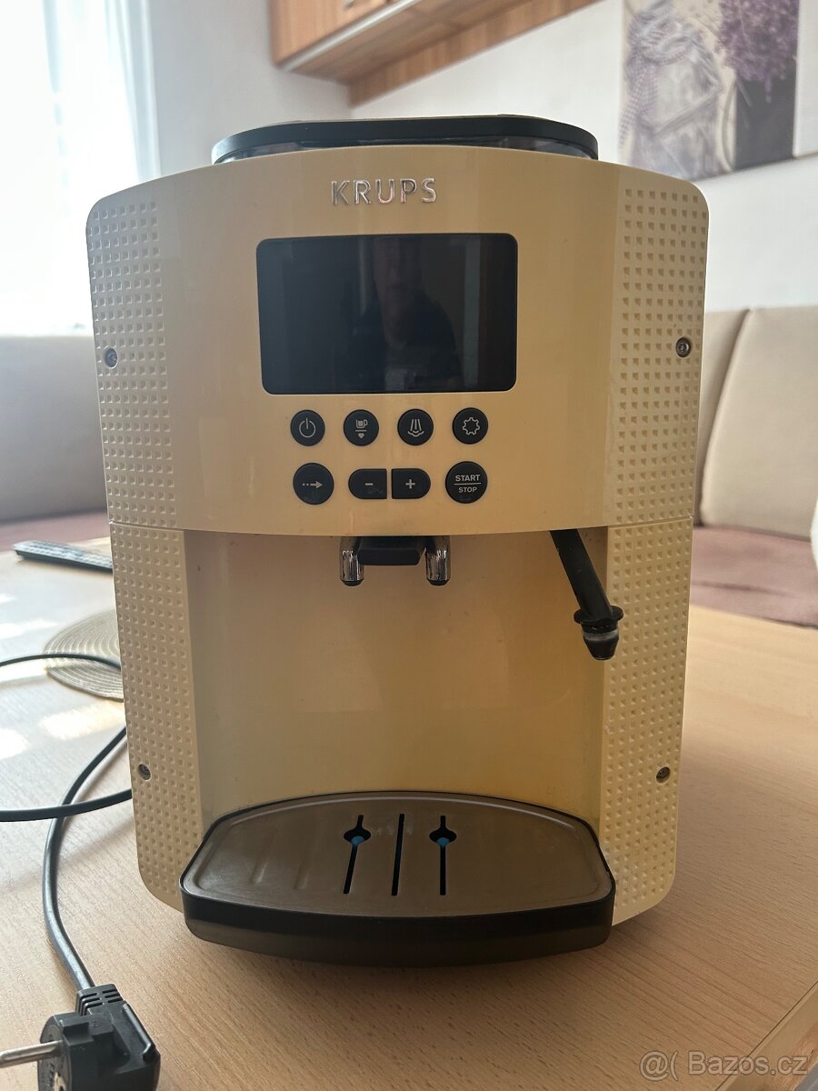 Kávovar Krups EA815