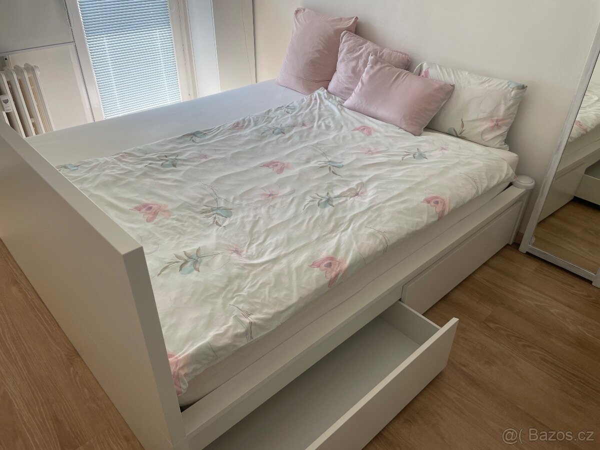 Rám postele Ikea Malm bílá 4 úložné šuplíky
