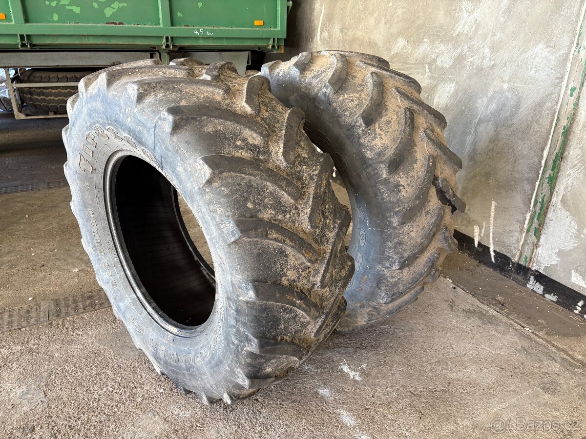 Prodám pneu Firestone 540/65 R30