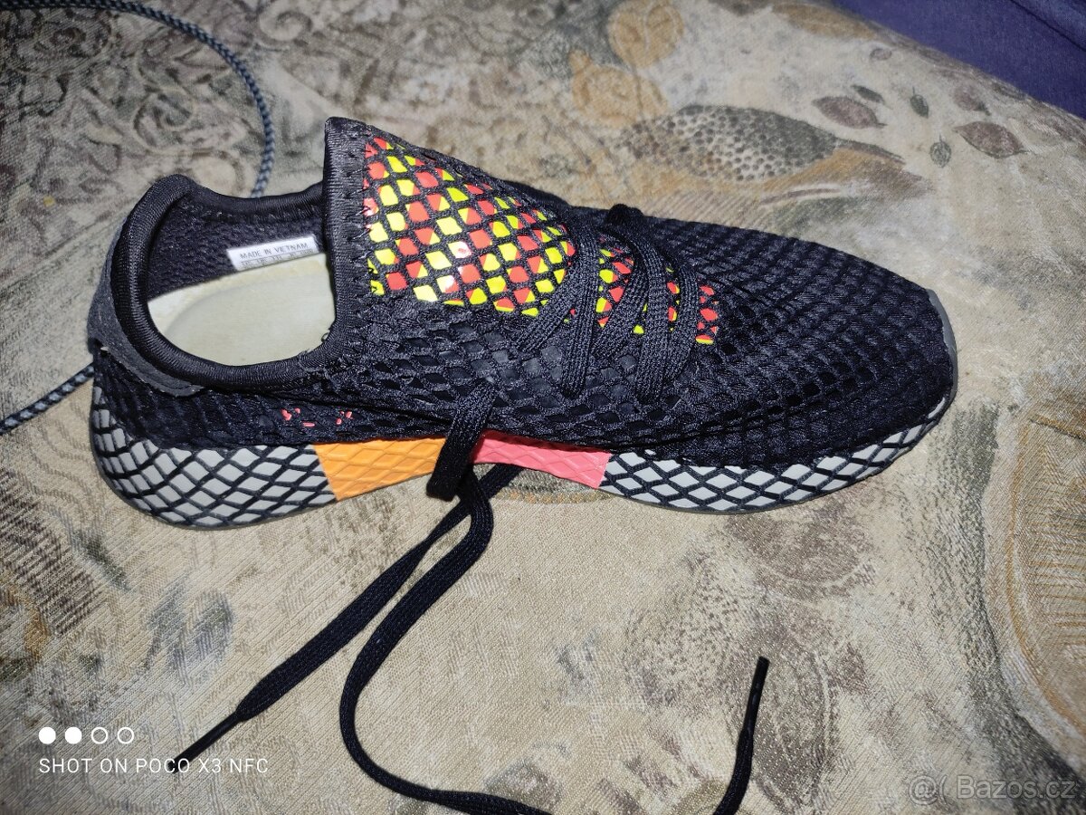 Sneakersy Deerupt Runner EE5674 Černá