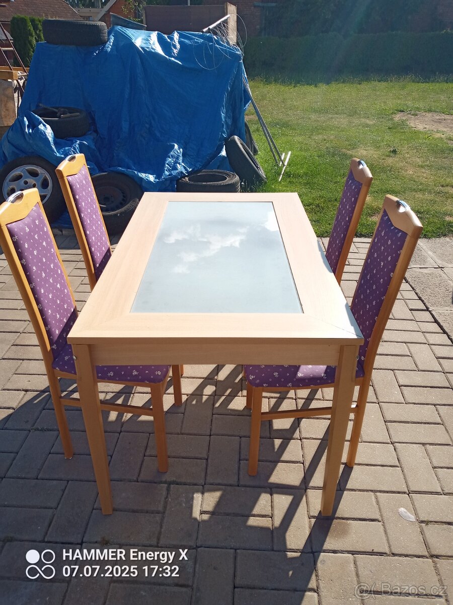 Stůl
