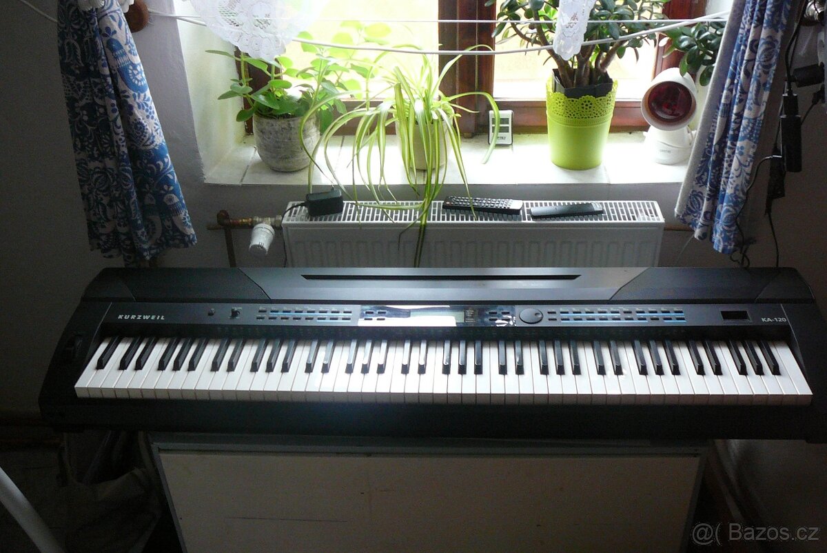 digi piáno kurzweil KA 120