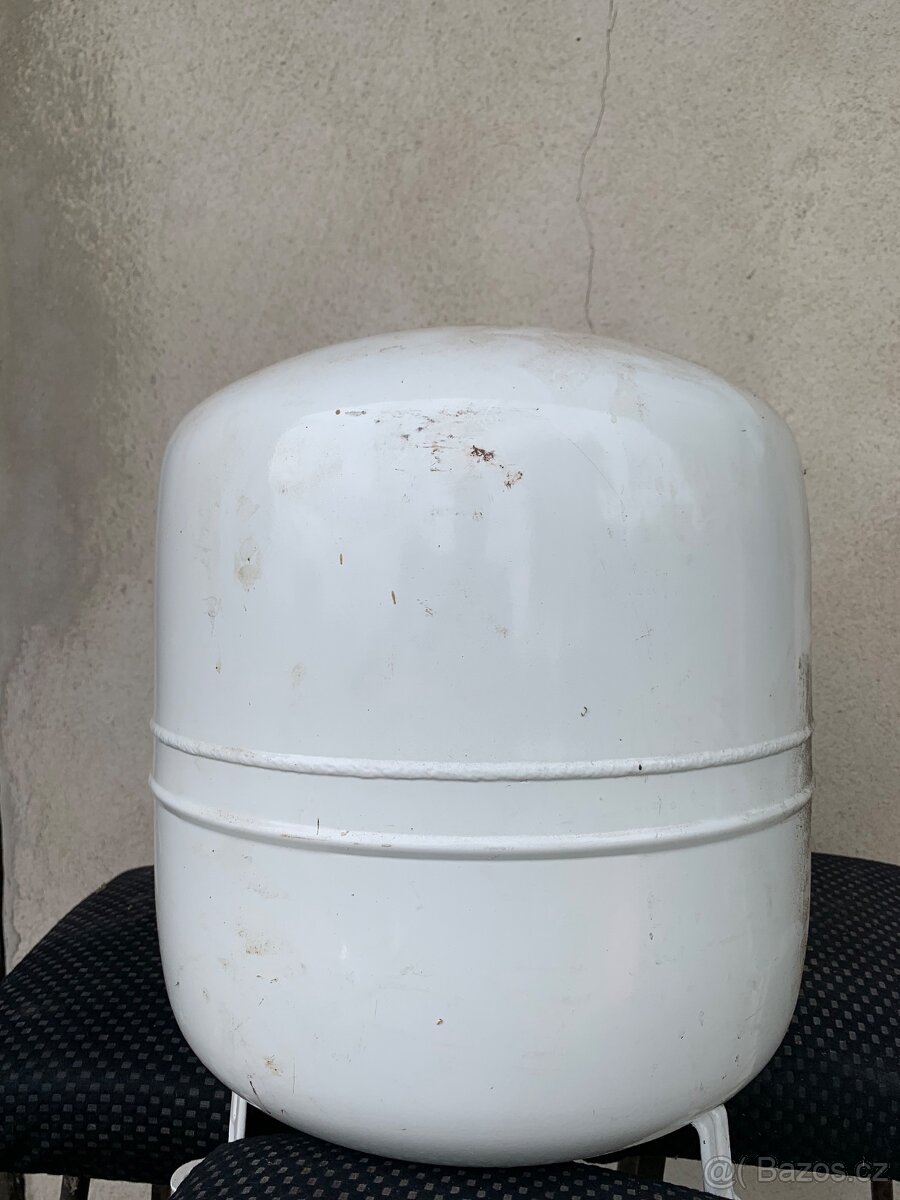 Expanzní nádoba 35 l