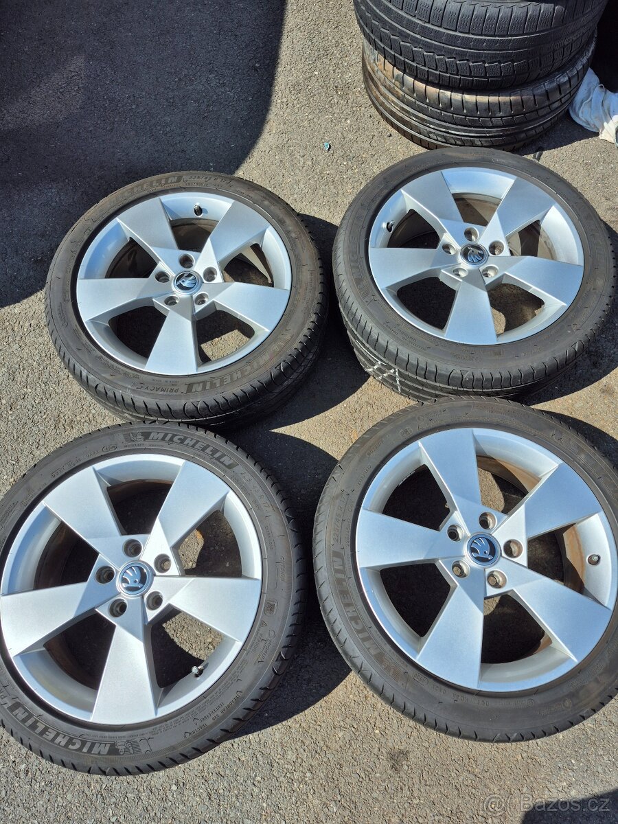 Sada elektrony R17 Octavia III a letní pneu Michelin 225/45