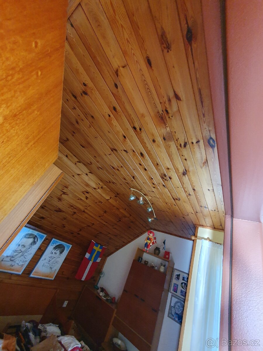 Dřevěné obložení palubky smrk