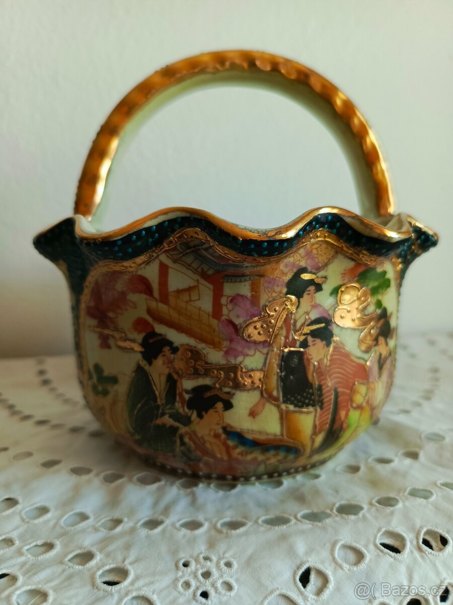 RETRO ČÍNSKÝ BOHATĚ ZDOBENÝ KOŠÍK S UCHEM