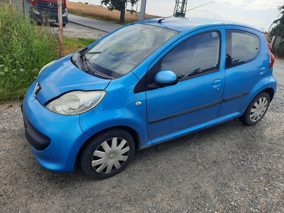 peugeot 107 1.0i klima rv2009