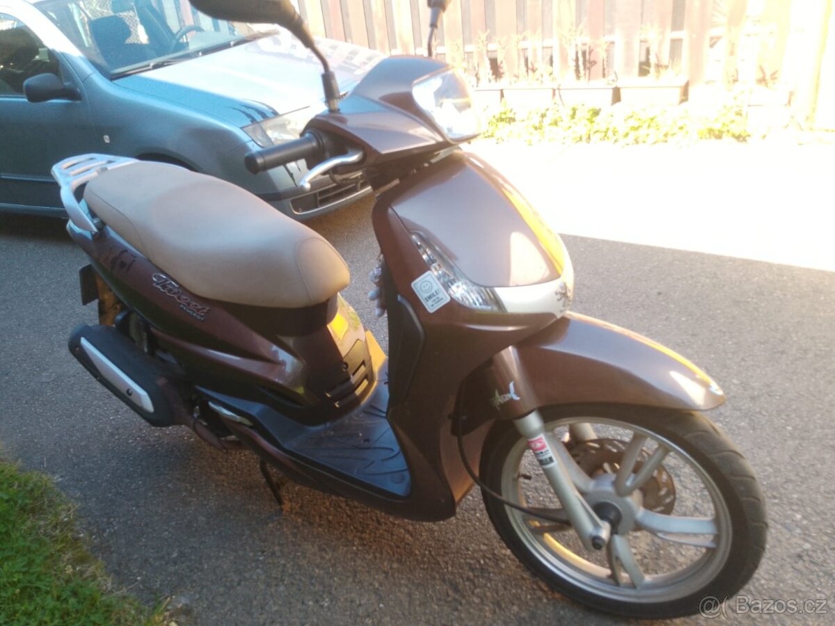 Peugeot Tweet 125 rok 2012