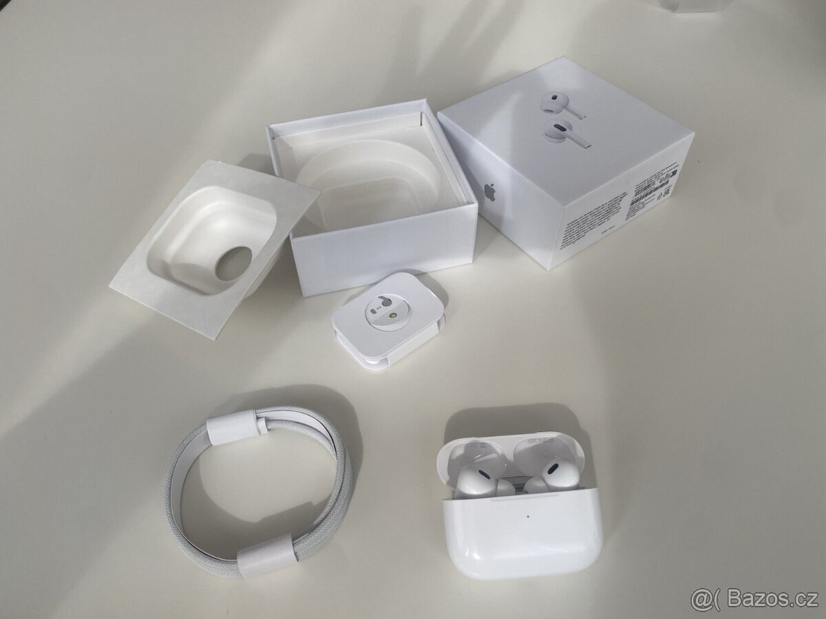 Apple AirPods Pro 2. generace s MagSafe pouzdrem (USB-C)
