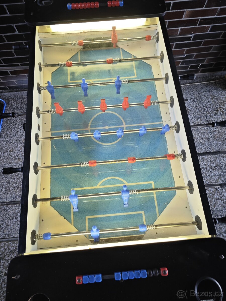 Stolní fotbal s mincovníkem