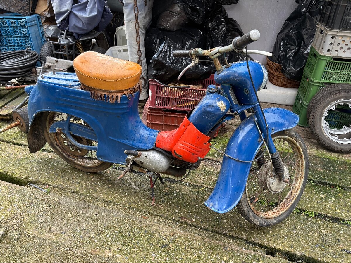 Jawa 555 pařez