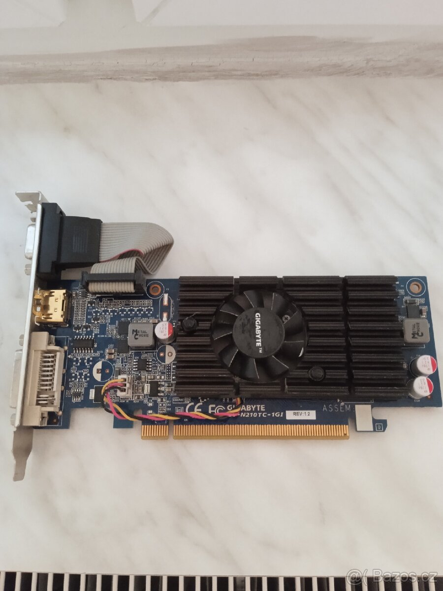 GPU 1gb, 128 bit gigabyte