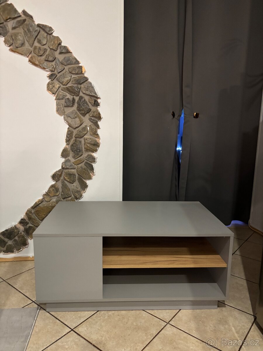 Konferenční stolek