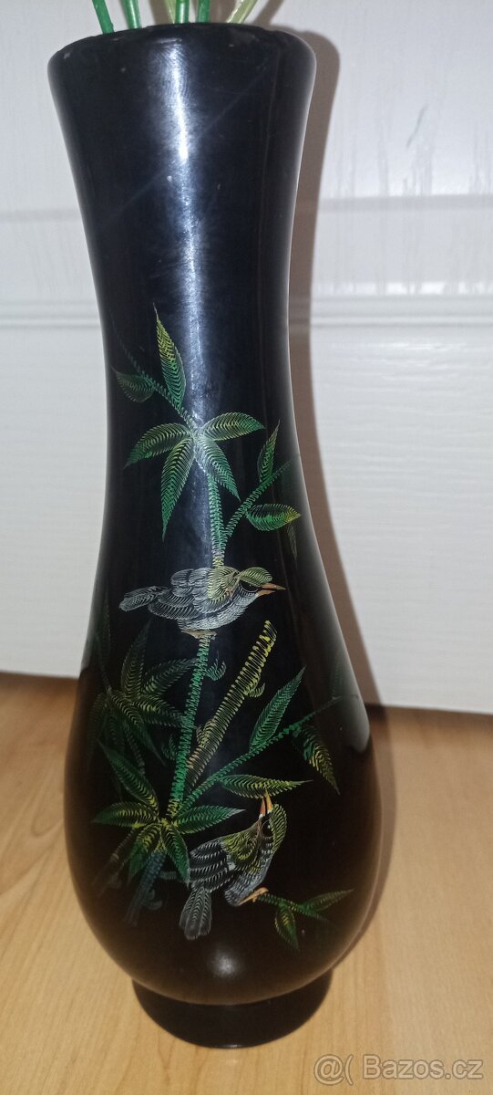 RŮZNÉ vázy, vázičky a sošky