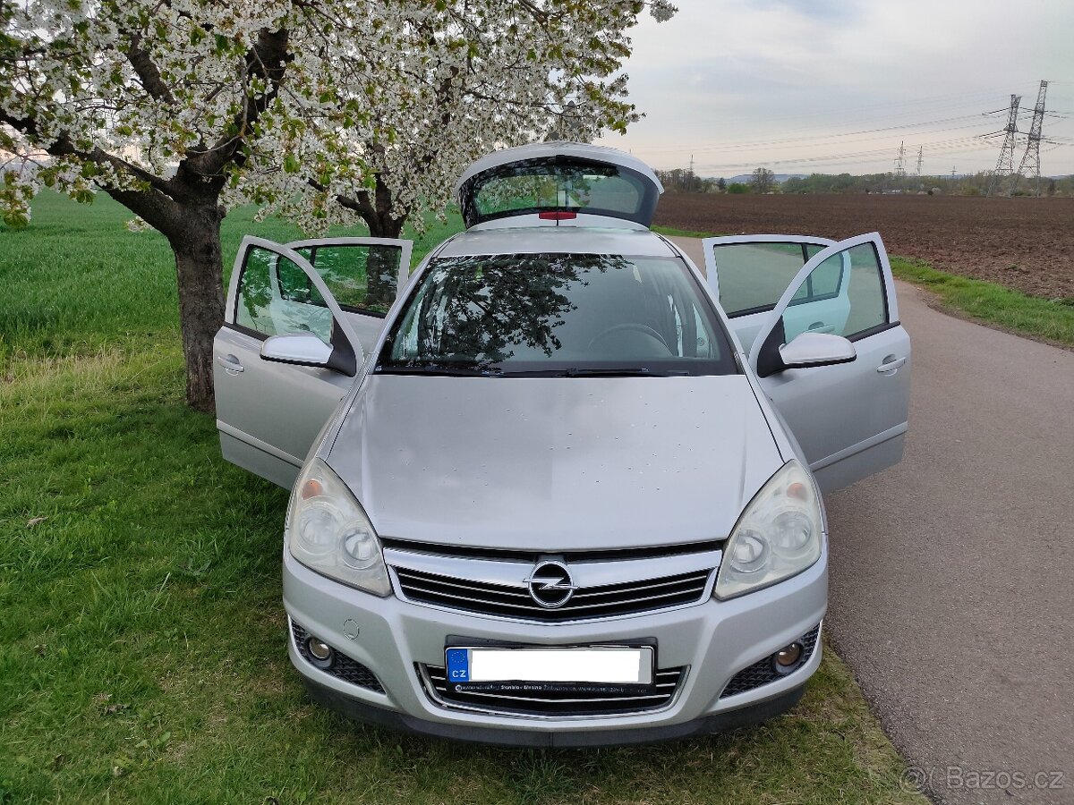 Opel Astra H 1,6 16V hatchback