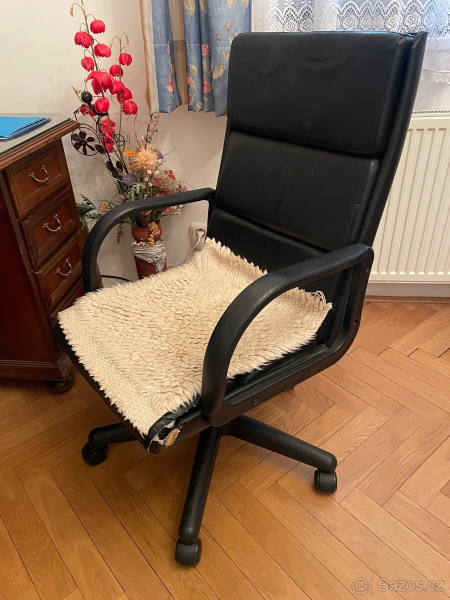 Kancelářské křeslo