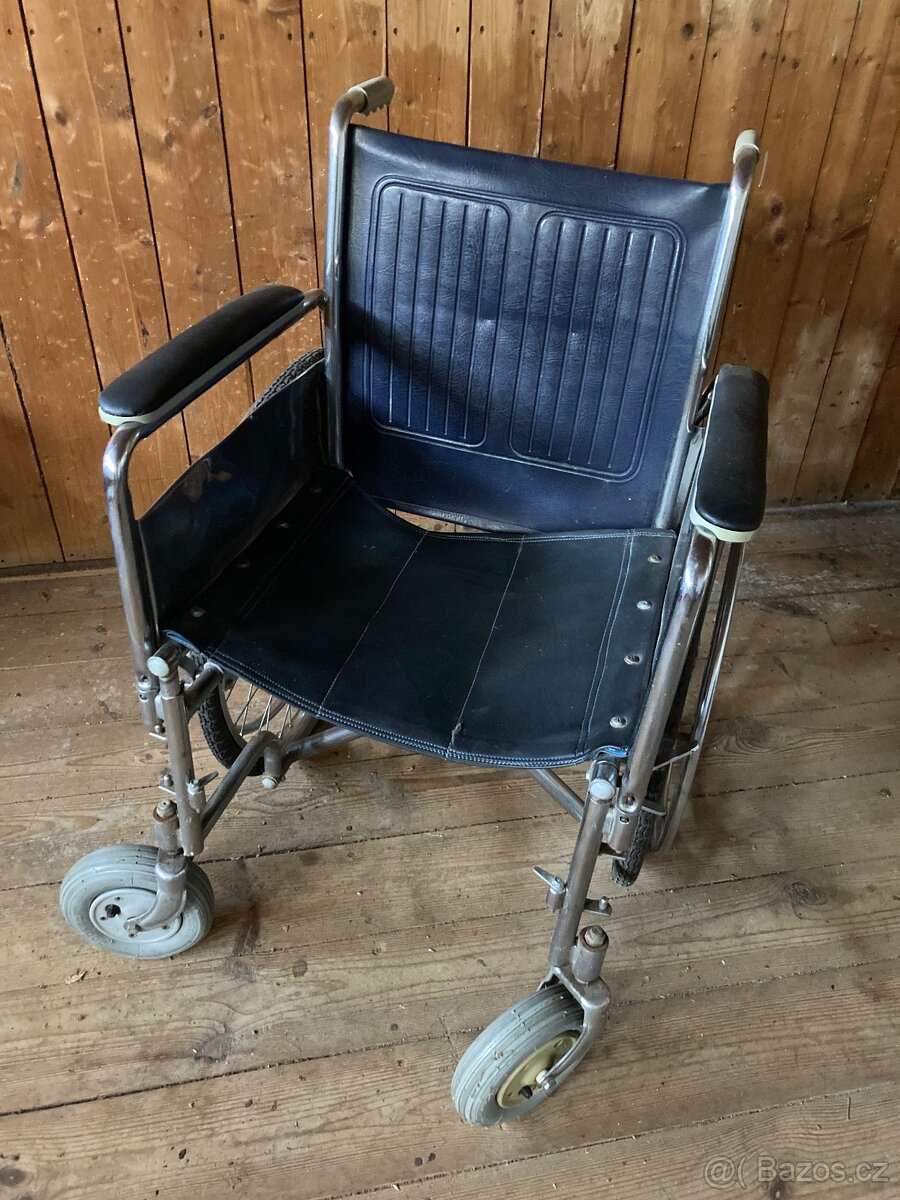 Invalidní vozik