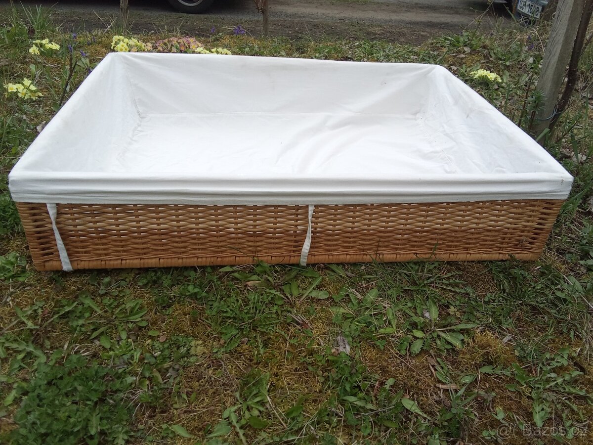 Šuplíky pod postel nebo palandu