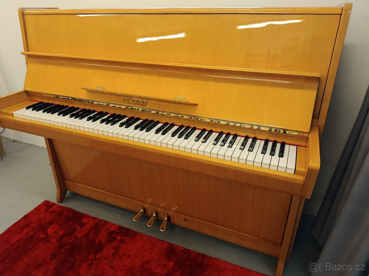 Pianino Petrof K114