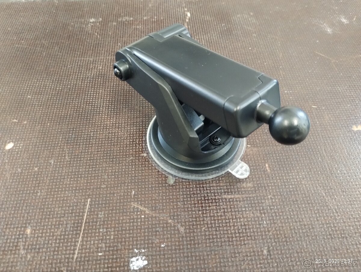 Rameno pro držák telefonu